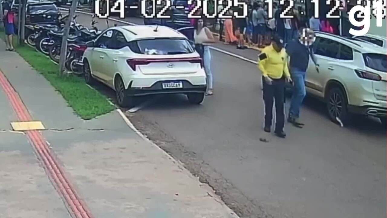 VÍDEO: motorista dá soco no rosto de agente de trânsito após ser notificado por estacionar em lugar proibido em MT