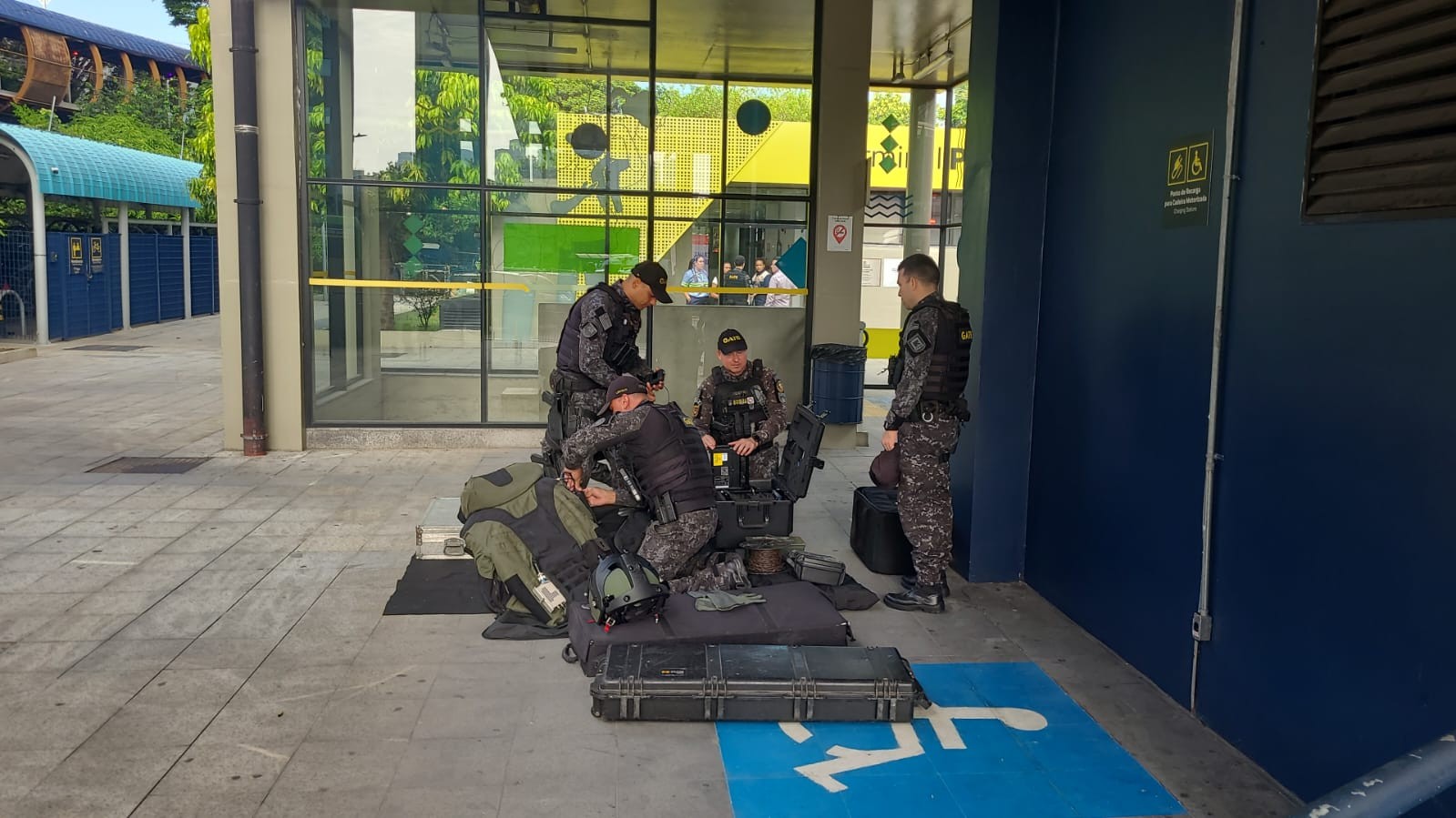 Suspeita de bomba interdita plataforma do Terminal Pinheiros, na Zona Oeste de SP