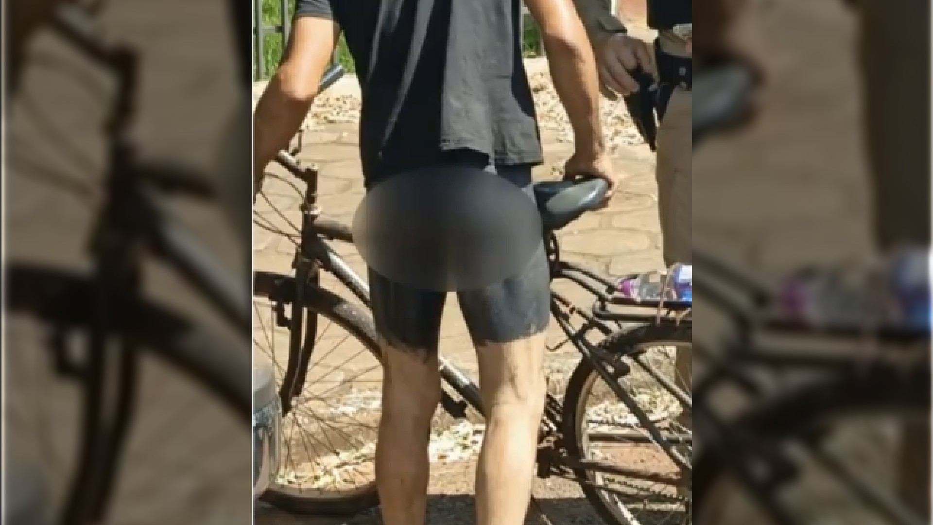 Ciclista é preso ao ser encontrado apenas com camiseta e shorts preto pintado no próprio corpo no PR